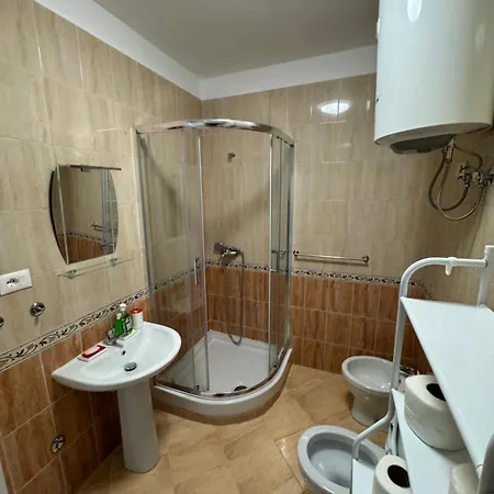 Apartamento Centre Lions Gate 3 *